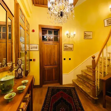 Azur Suites Heirloom Aparthotel