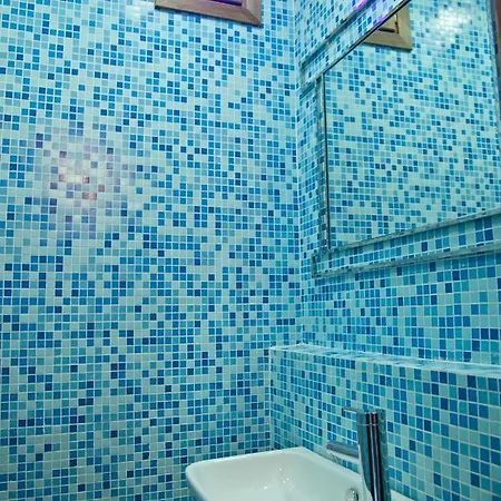 Aparthotel Azur Suites Heirloom