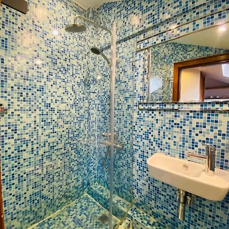 Azur Suites Heirloom מלון דירות *
